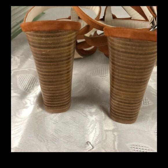 Anaki size 9.5 Paris tawny brown ankle strap heels - Picture 3 of 12